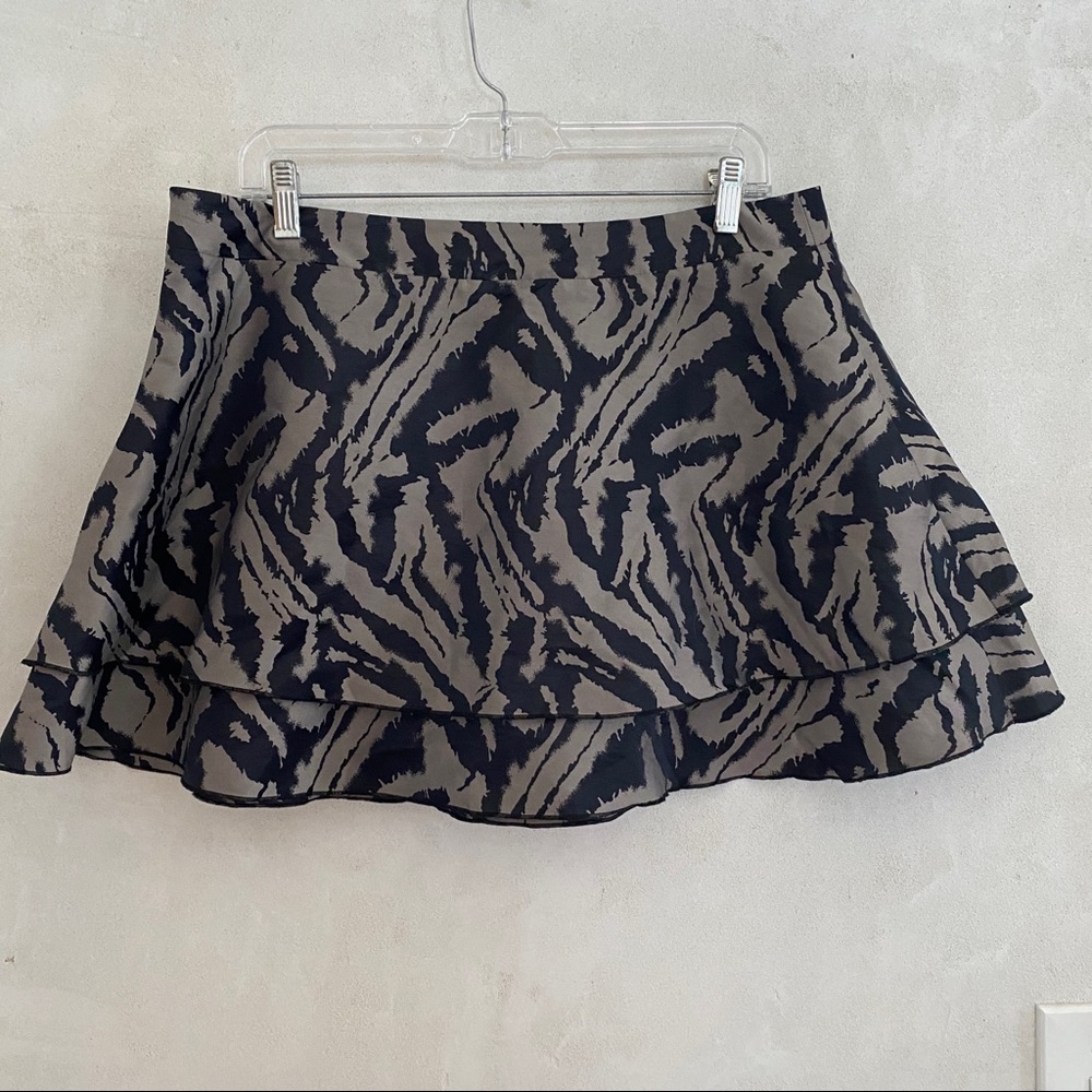 BEBE adorable large zebra print layered ruffled mini skirt